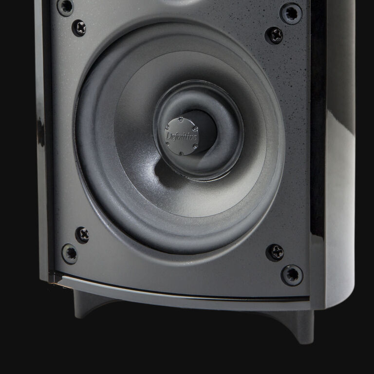 4.5&rdquo; BDSS&trade; Woofer in a Cast Basket for smooth, dynamic midrange and bass
