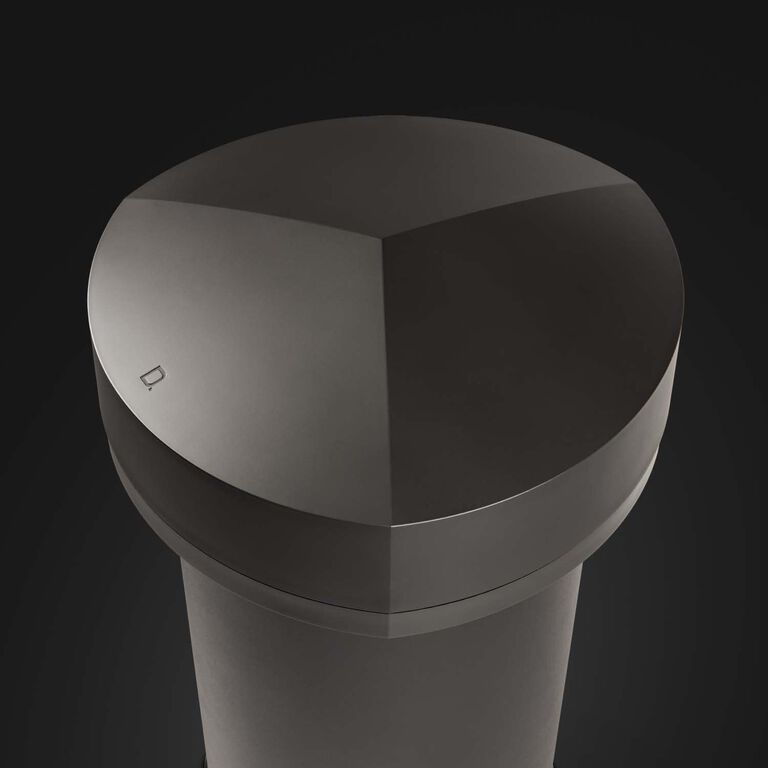 Close up of the head of the LS-80