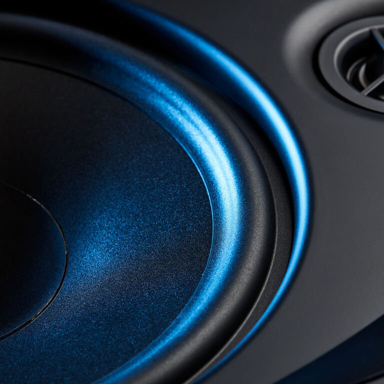 Mineral-Filled Woofer for smooth, natural midrange