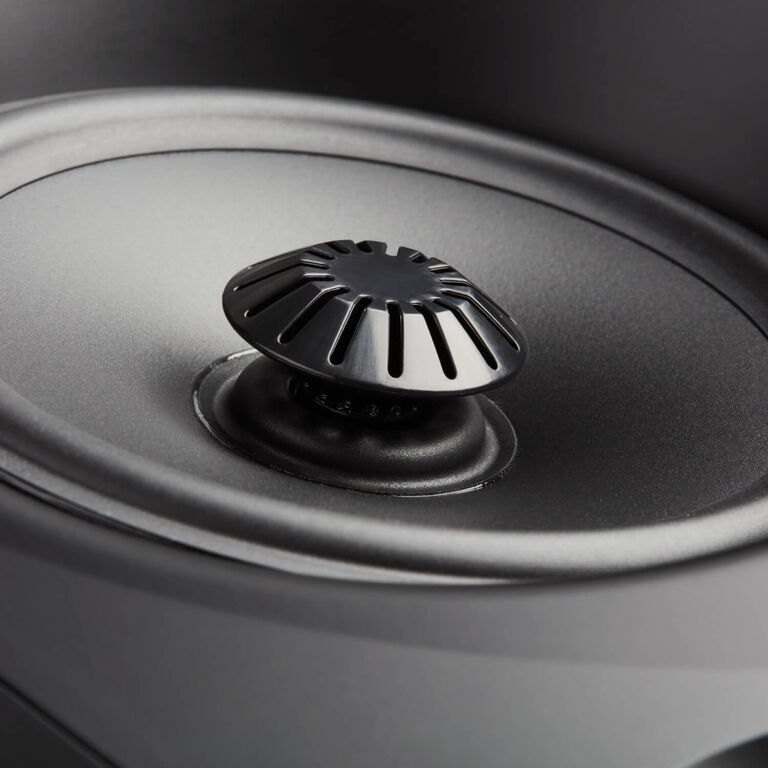 Premium BDSS Woofers with Linear Response Waveguide for robust mids and lows and the ultimate sweet spot