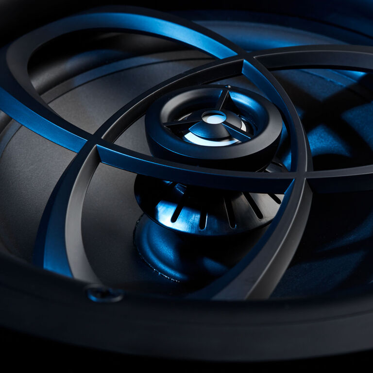 Premium BDSS Woofers with Linear Response Waveguide for robust mids and lows and the ultimate sweet spot