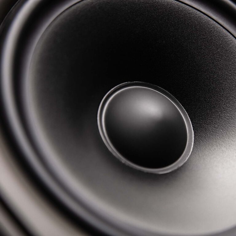 Mineral-Filled Woofer for Detailed Mids