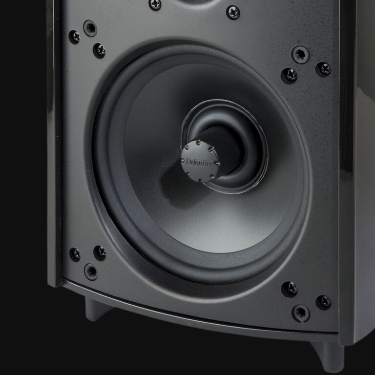 5.25&rdquo; BDSS&trade; Midrange/Woofer in a Cast Basket for smooth, dynamic midrange and bass
